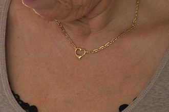 Perdu (vol) collier or fermoir coeur
