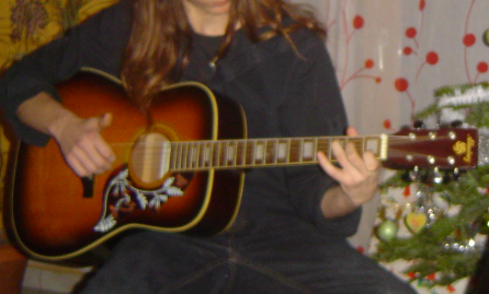 perdu guitare acoustique humming bird Almirez