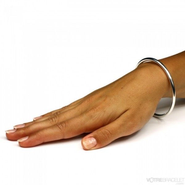 Perdus 3 bracelets dont 1 jonc en argent, à Tours (37) sur les terrains de tennis de La Riche Soleil
