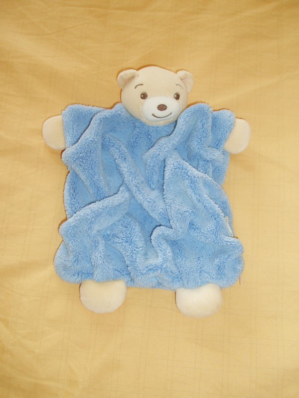 doudou ours bleu