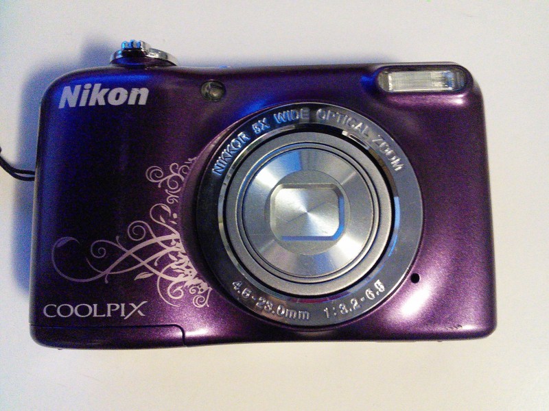Nikon Coolpix Violet avec motifs