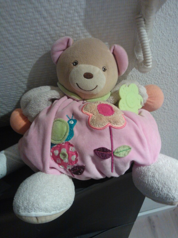 Trouvé Doudou Thionville Ours en peluche avec corps rose
