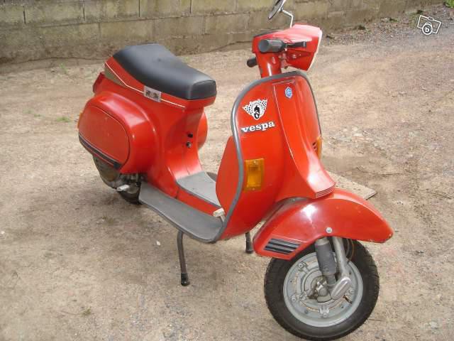 Volé cette nuit VESPA PK Rouge