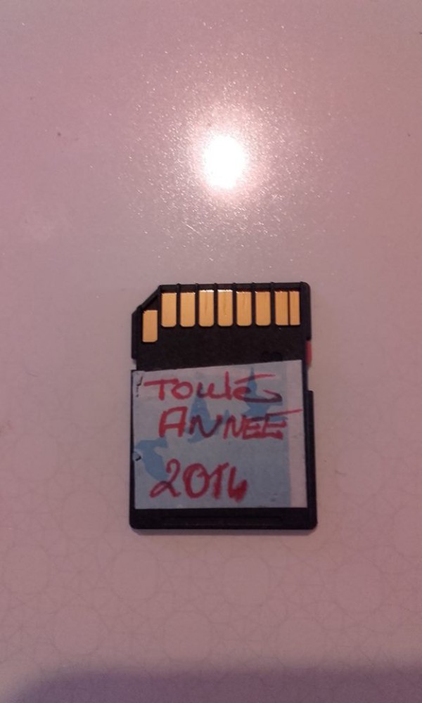 trouvé carte mémoire sd