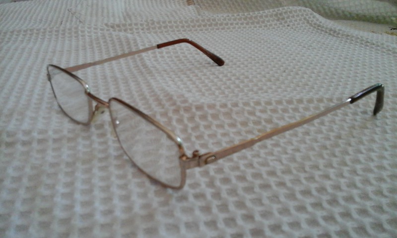 Trouvé paire lunettes, bord du canal, Sainte-Eulalie (Aude)