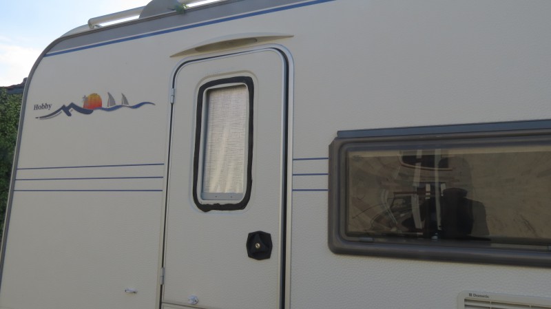 Vitre de porte de caravane