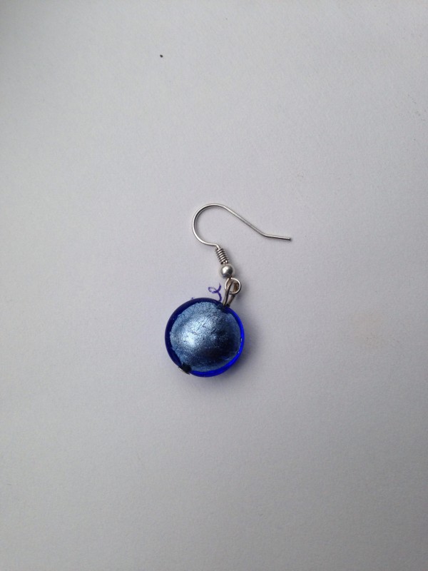 Boucle d'oreille bleue perdue à 33 Ste Eulalie ou Lormont le 23/12/2016