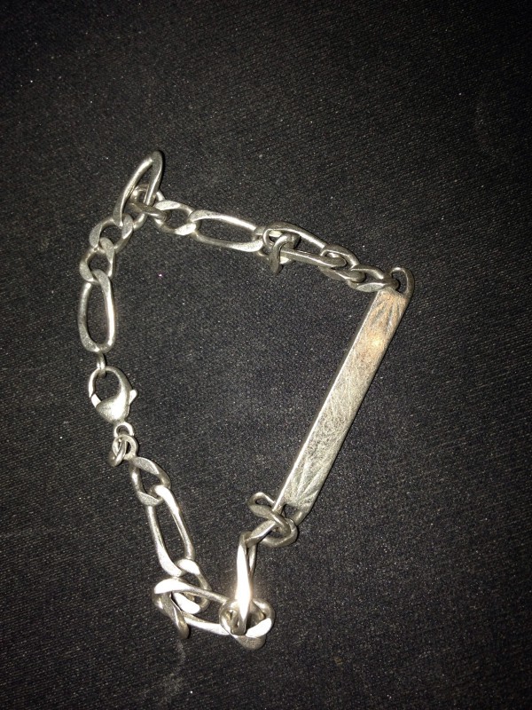 Bracelet argont homme trouvé ou parc Miribel