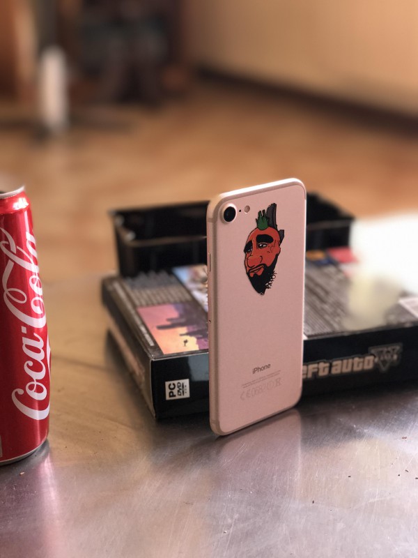 J ai perdu mon iPhone 7 256 giga le 3 mars dans le train ver 8h30 9h00 qui parter de marseille