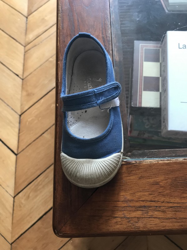 Perdue chaussure bleue enfant à scratch Paris 5 rue Berthelot