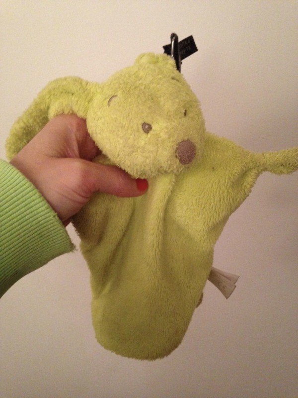 Doudou lapin vert fluo plat prénom sur étiquette armand