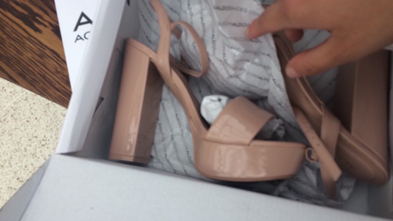 Chaussures Arrêt de bus Jules Vernes à Rennes