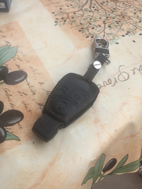 Clé Mercedes-Benz en cuir