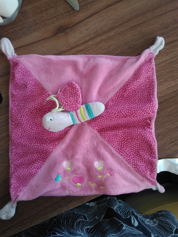 Doudou papillon rose