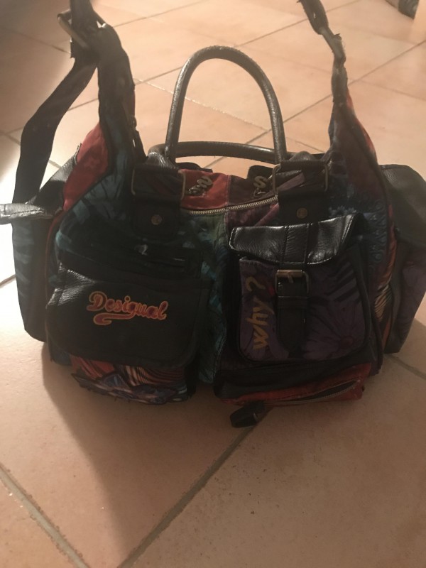 Sac à main desigual, Noyal Pontivy