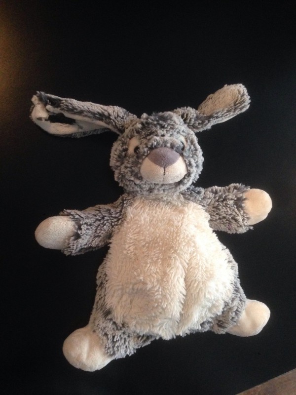 Trouvé DOUDOU LAPIN tout doux dans le bas Montreuil, rue Lavoisier.