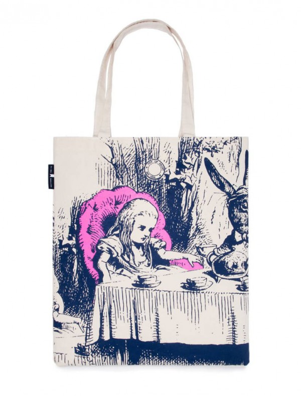 Perdu Lille : Sac tote-bag rose et bleu imprimé Alice aux pays des merveilles contenant un carnet de notes et un parapluie violet laissé sur le porte-bagage d'un Vlille laissé à la station Vlille Esplanade le 16.10.2017 vers 21h30.