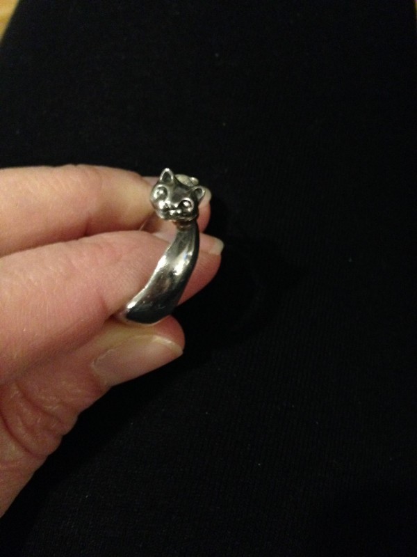 Boucle d'oreille anneau argent en forme de chat