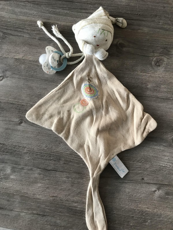 Doudou lutin beige avec sucette