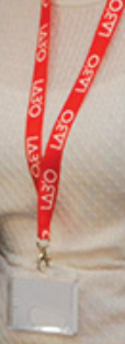 Perdu clés avec badge et bandeau rouge à Olivet