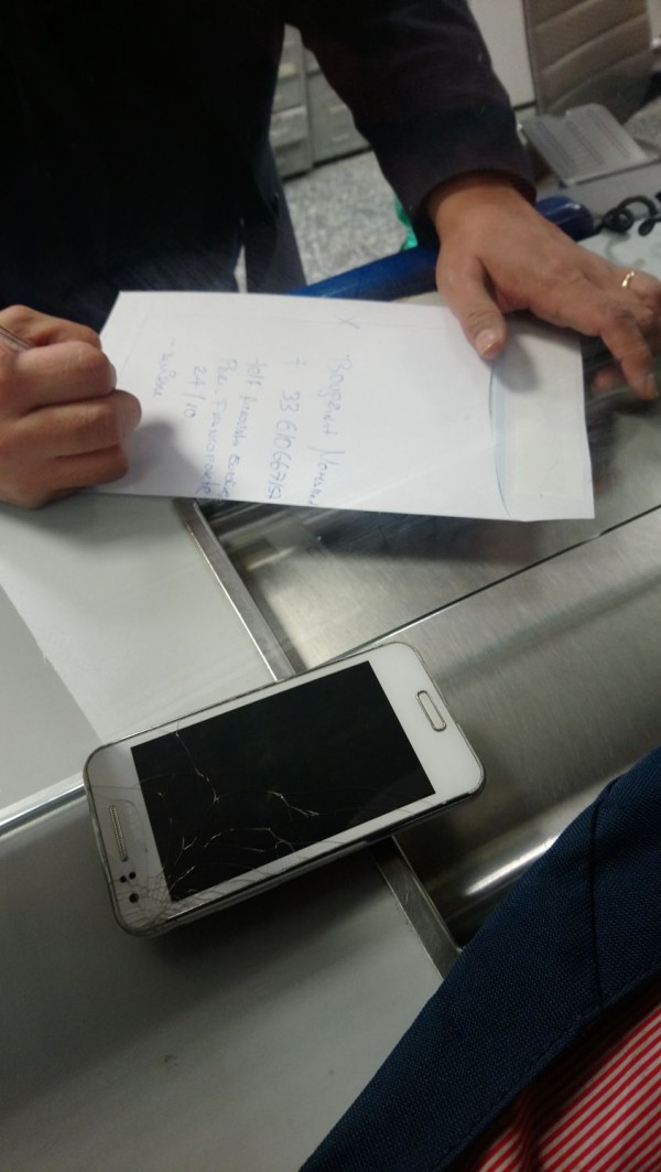 perdu telephone portable samsung blanc dans bus eurolines en retour a Paris