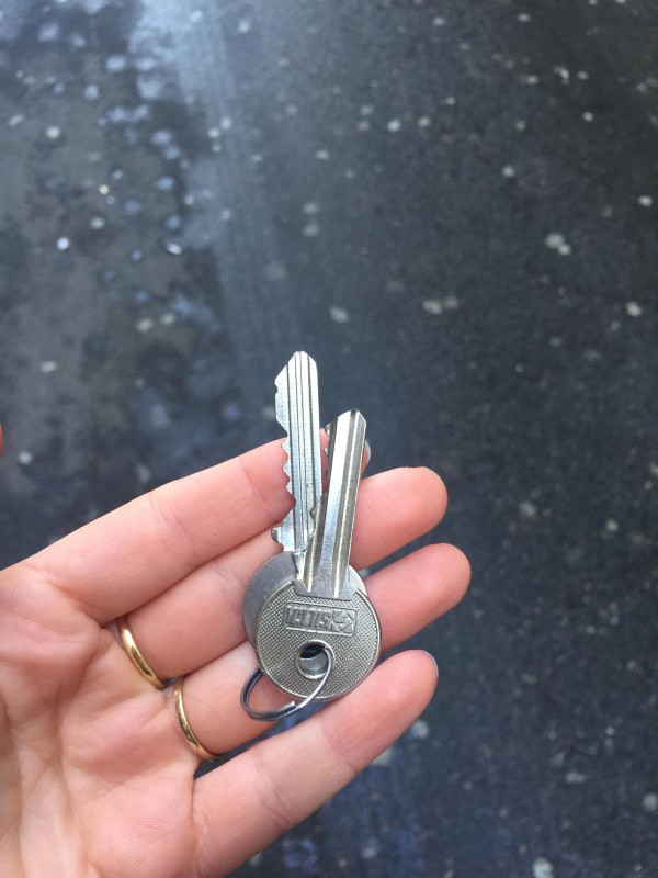 Deux clés trouvées Rue de Sèvres lundi 05/03 au soir