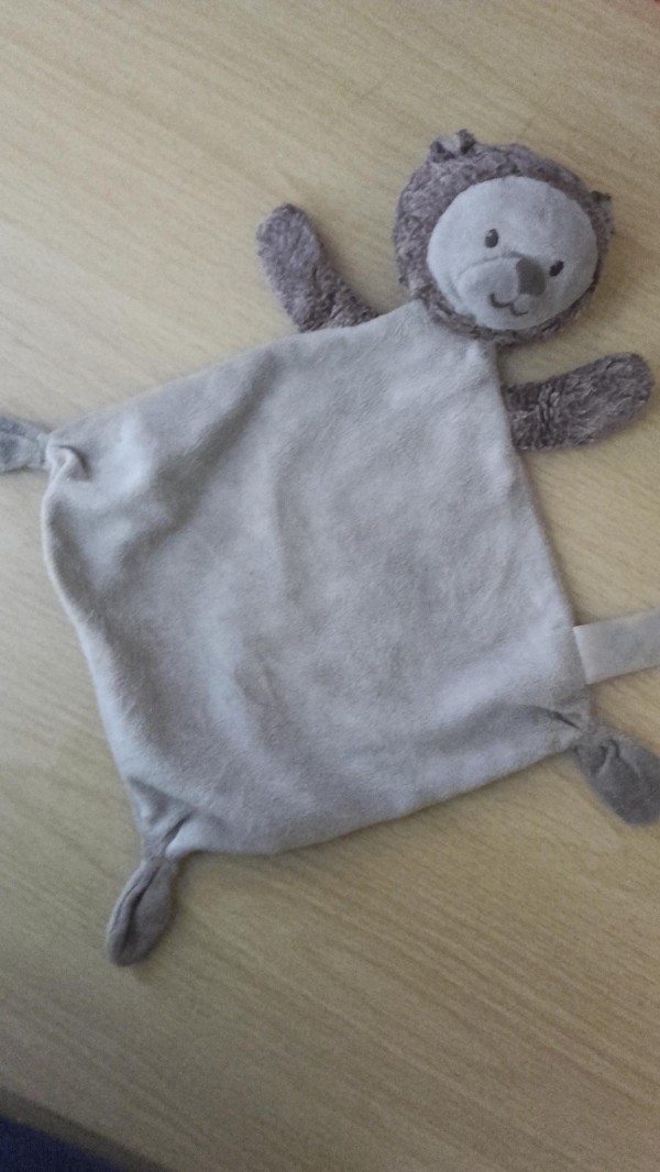 Doudou mouchoir / plat (tête d'ours)