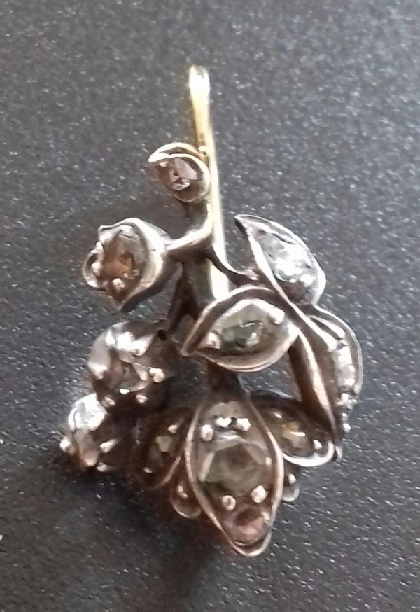 boucle d'oreille à viry chatillon avenue de bretagne ou à coté