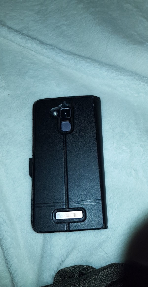 téléphone portable asus trouvé sur le banc du point de vue du plateau de Malzéville
