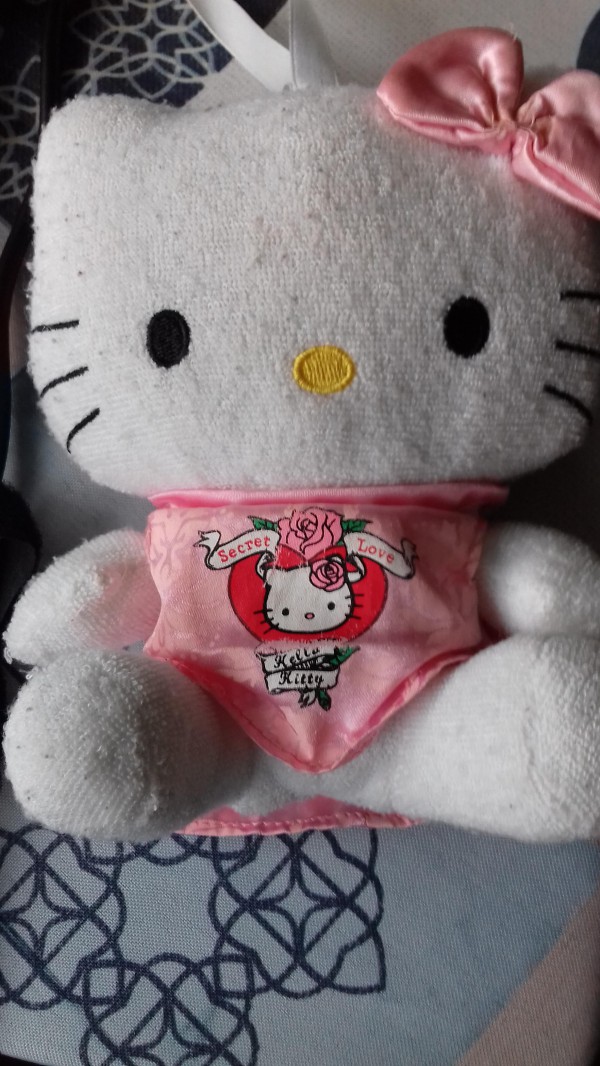 doudou hello kitty