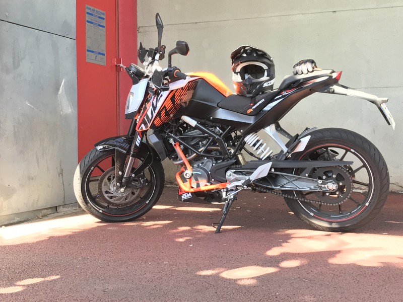 Moto (ktm duke 125)