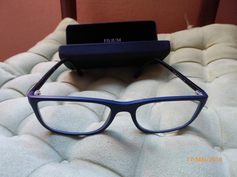 paire de lunettes de vue