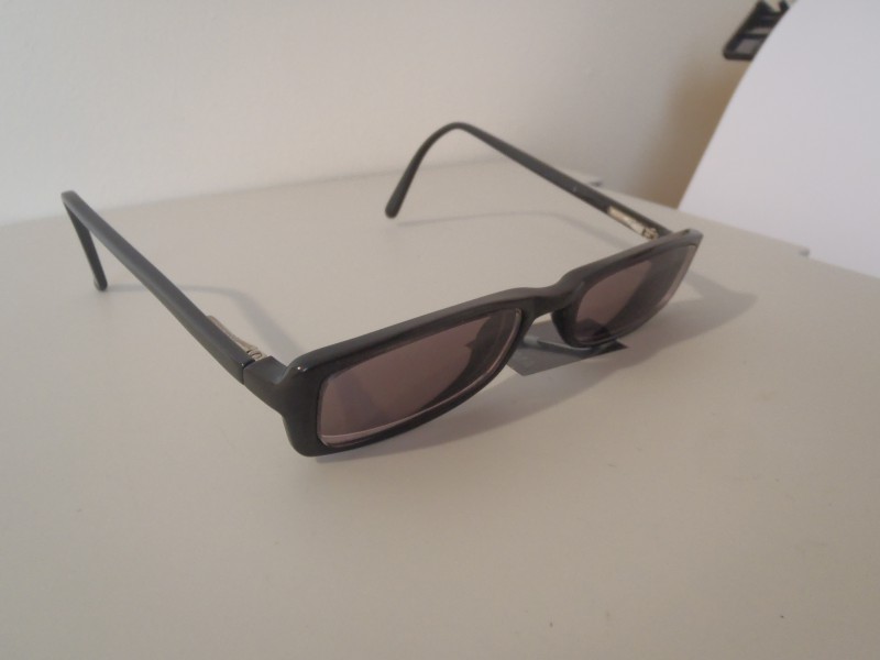 paire de lunettes de soleil de vue