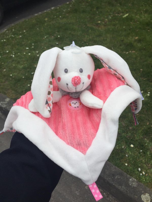 Doudou lapin rose centre ville