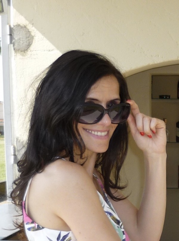 Perdu Lunettes de Soleil Bleu Marine GUCCI entre la coulée verte et la rue Raspail à Carpentras