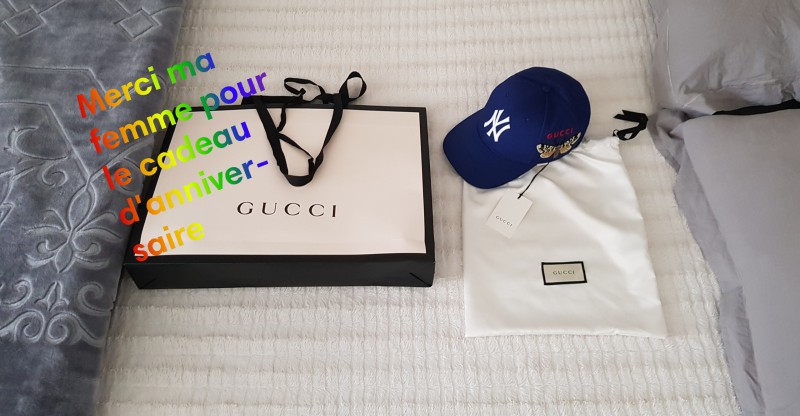 Une casquette NY gucci