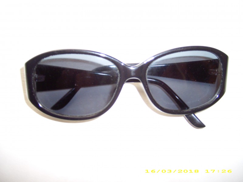 lunettes de vue teintées femme ,trouvé au parcking de la barre à anglet à côté du mag do