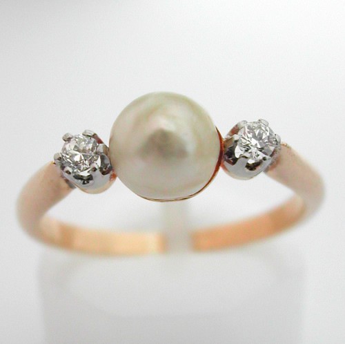 Bague ancienne avec perle et diamant
