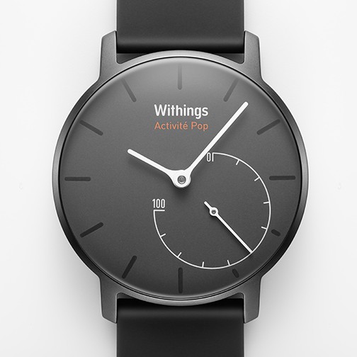Une montre noire - bracelet noir à la Sardinade de Locmaria