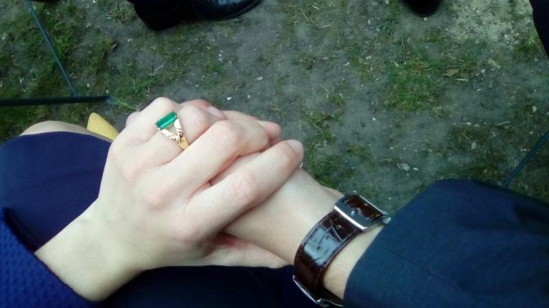Bague de fiançailles or et émeraude volée à Paris