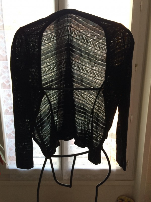 TROUVE PETIIT GILET NOIR DE FEMME