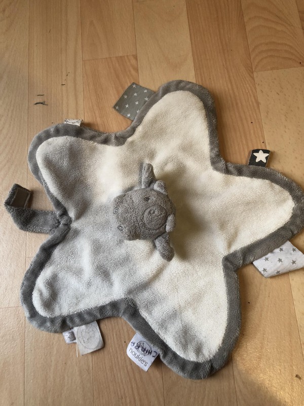DOUDOU GRIS