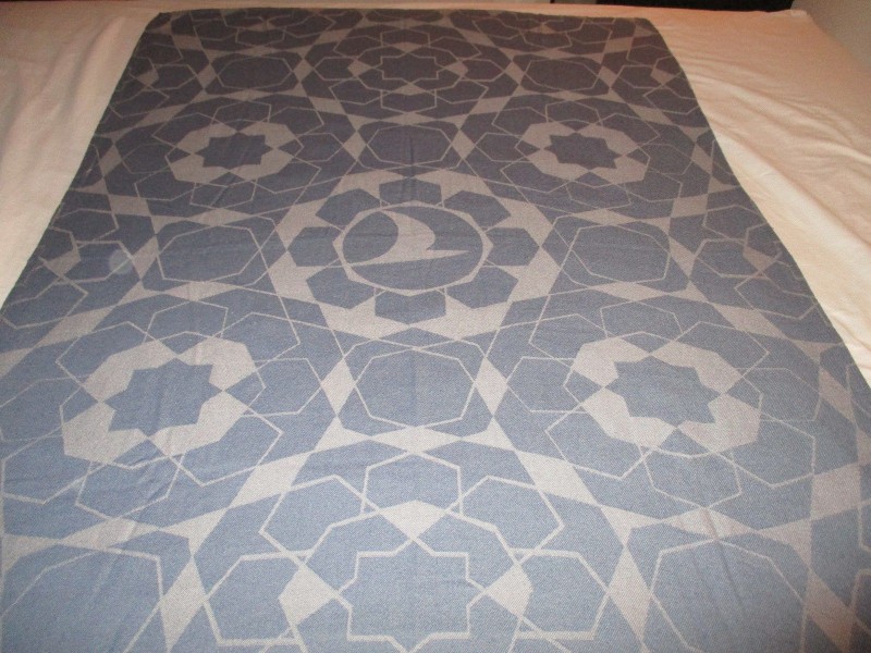 Perdu Echarpe/couverture Turkish Airline bleu/gris