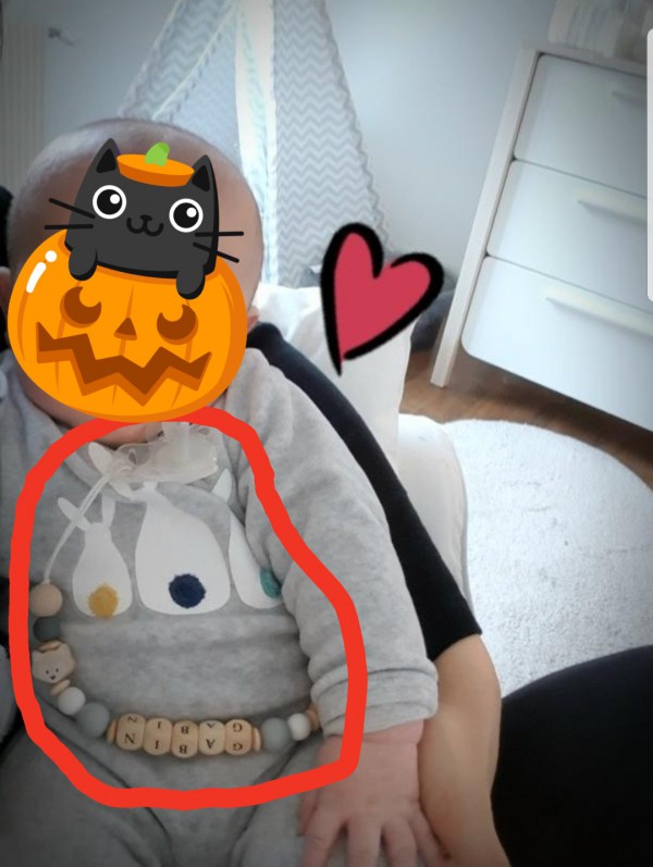 Attache tétine bébé façon boulier en bois