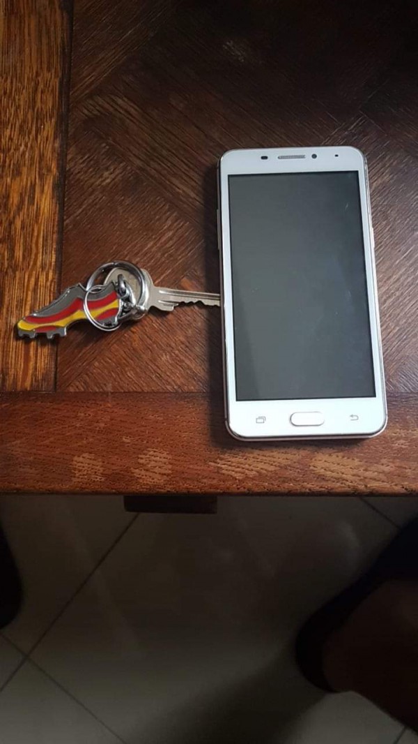 Clés et téléphone à Bar le Duc, rue du Docteur Neve
