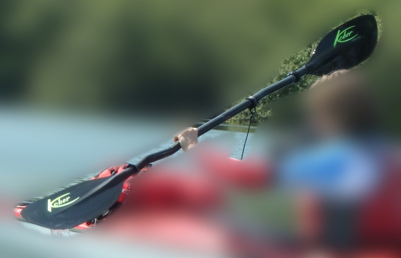2 pagaies de kayak dans leur housse