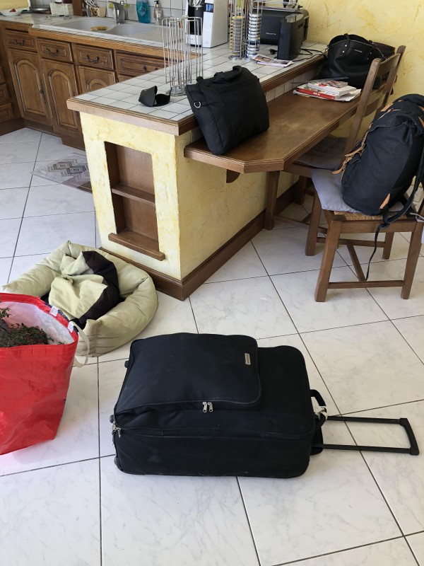 Perdue valise noire à Paris