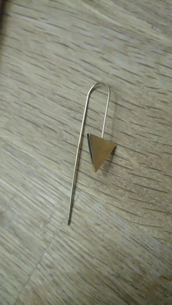 Perdue boucle d'oreille pendante triangle