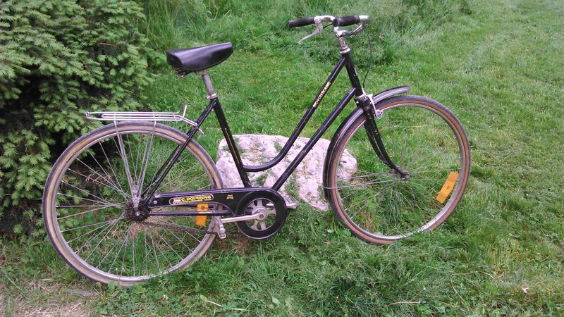 vélo noir femme, marque motobécane, volé à La Rochelle
