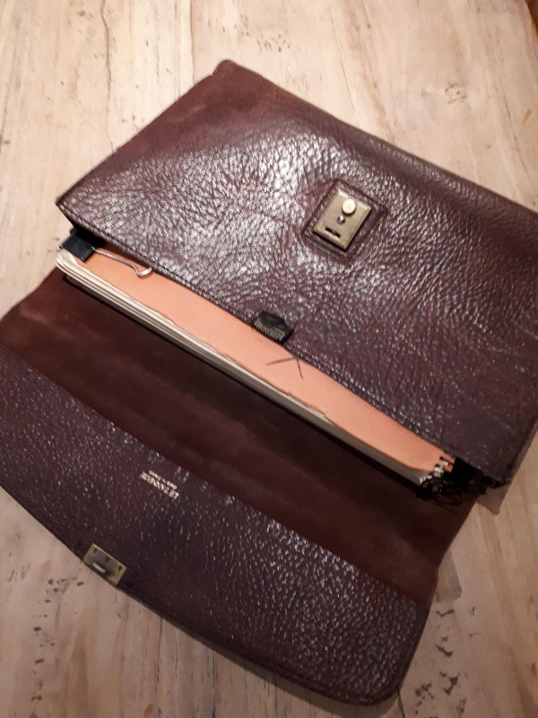 Carnet de croquis trouvé à Bordeaux en décembre 2018